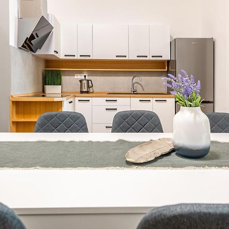 Deluxe Kazincy Apartment In The Heart Of Budapest Exterior foto